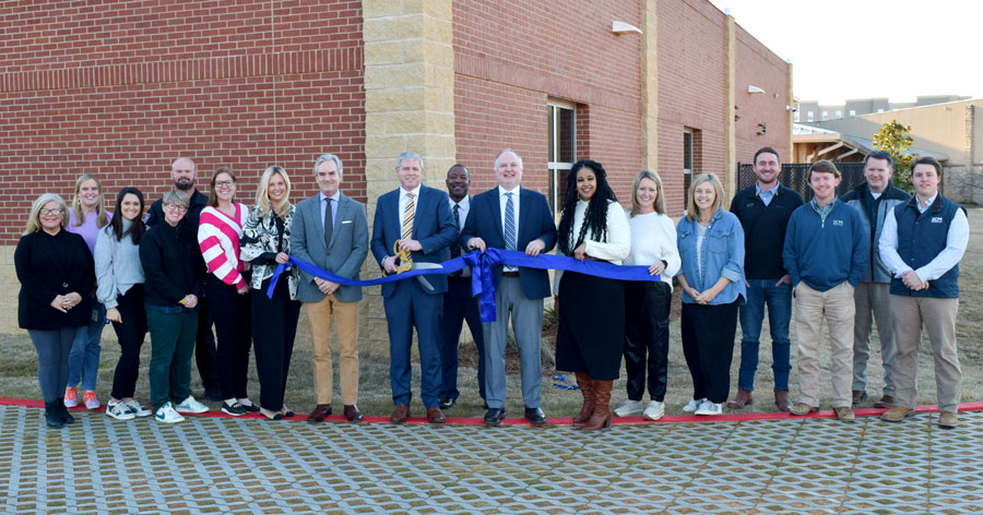 photo of ribbon-cutting ceremony at Della Davidson Elementary